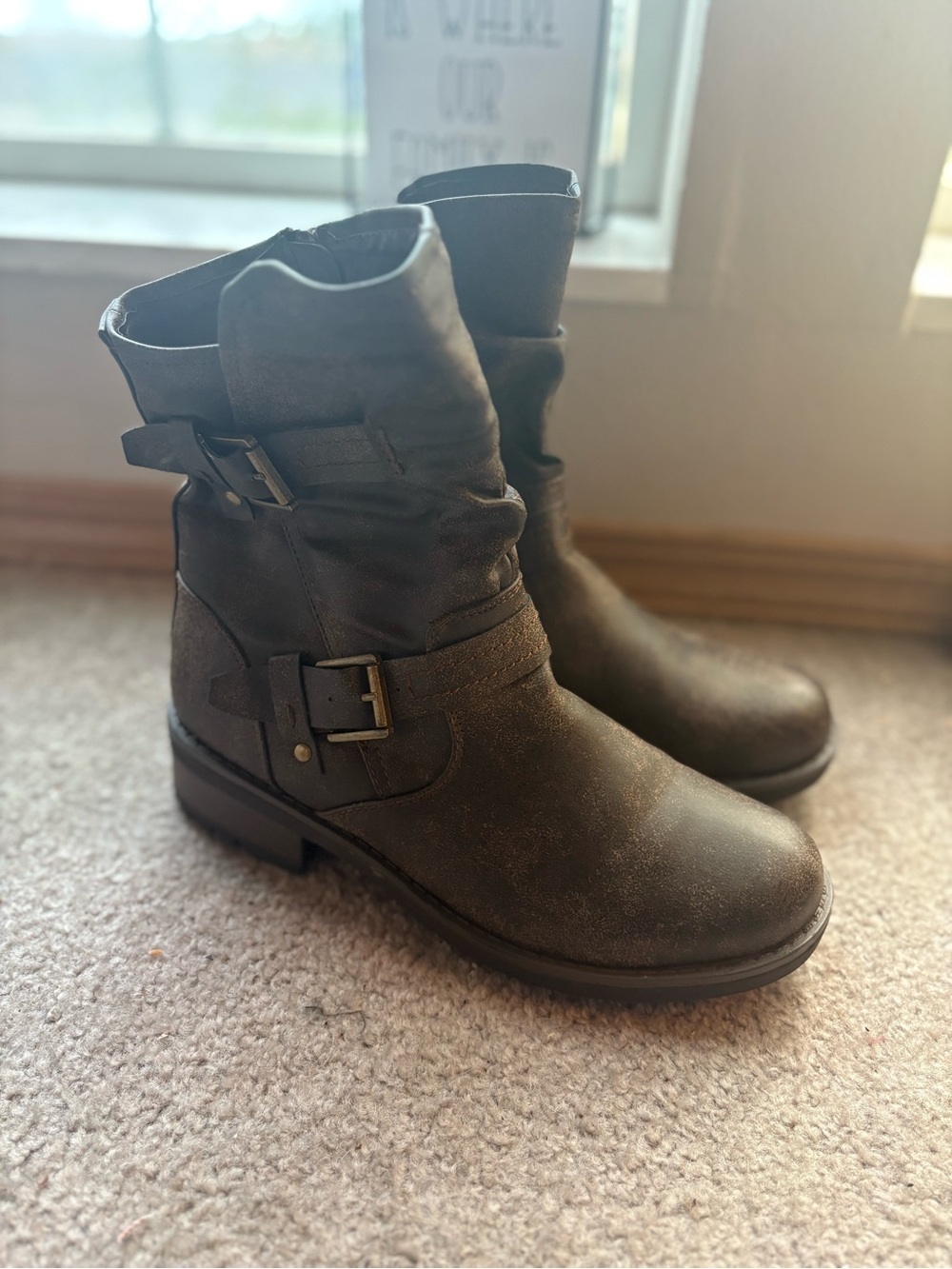 Forever Brown Distressed Moto Biker Buckle Lug Sole Boots 7.5